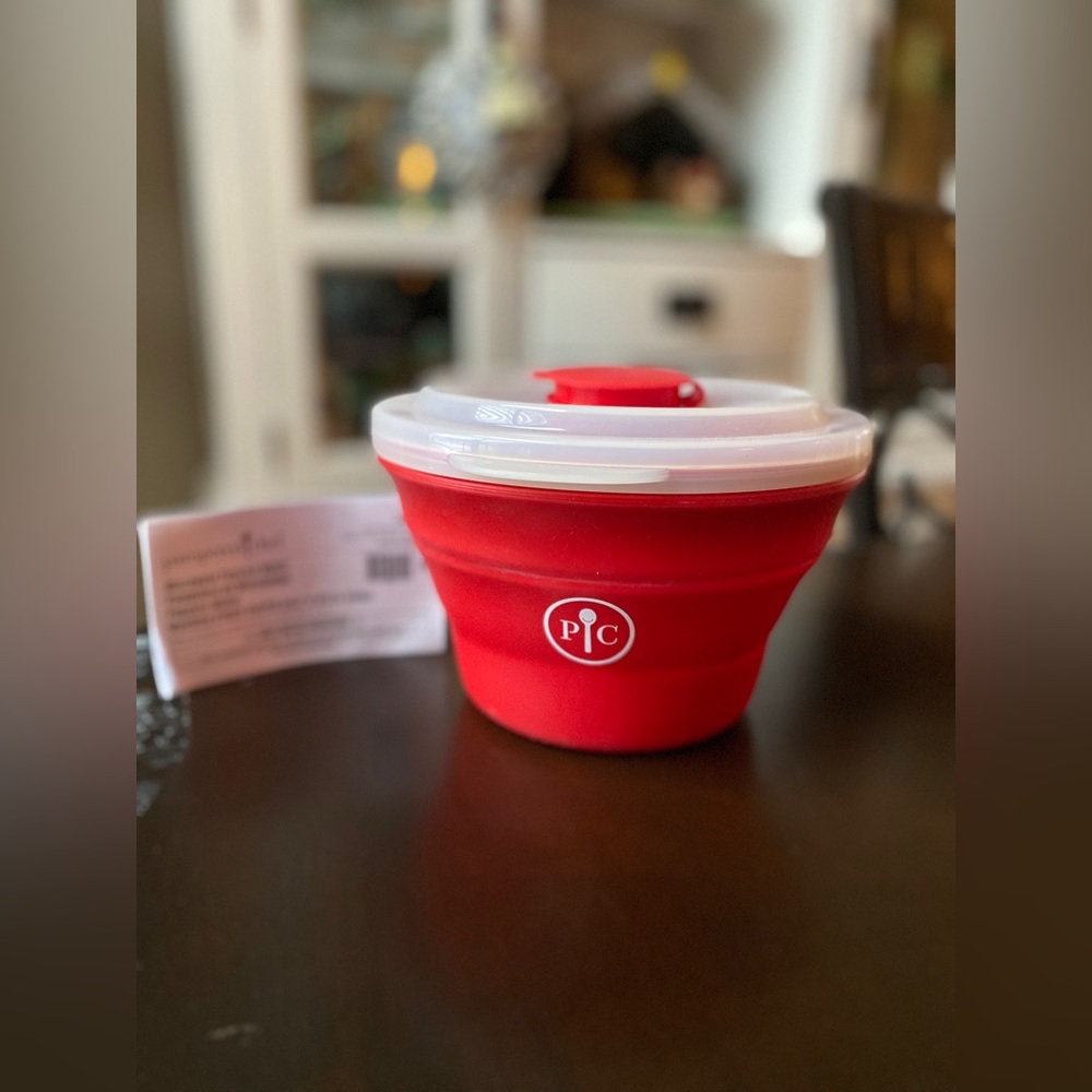 New! Pampered Chef Microwave Popcorn Maker